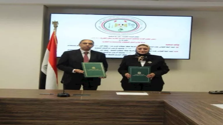 “نقل الكهرباء” توقع اتفاقيتين لتوصيل محطات القطار السريع بالشبكة الكهربائية “نقل الكهرباء” توقع اتفاقيتين لتوصيل محطات القطار السريع بالشبكة الكهربائية