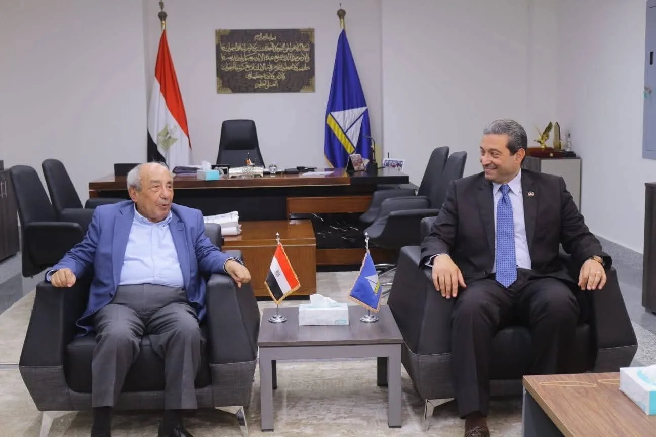 نقيب المهندسين يجتمع مع محافظ دمياط لمناقشة سبل التعاون بين النقابة والمحافظة نقيب المهندسين يجتمع مع محافظ دمياط لمناقشة سبل التعاون بين النقابة والمحافظة