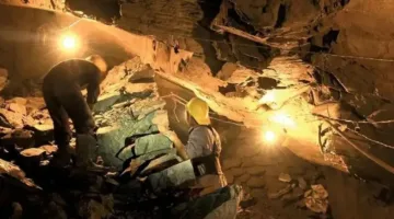 وفاة شخص واحتجاز آخرين إثر انهيار منجم فحم في شرق الهند