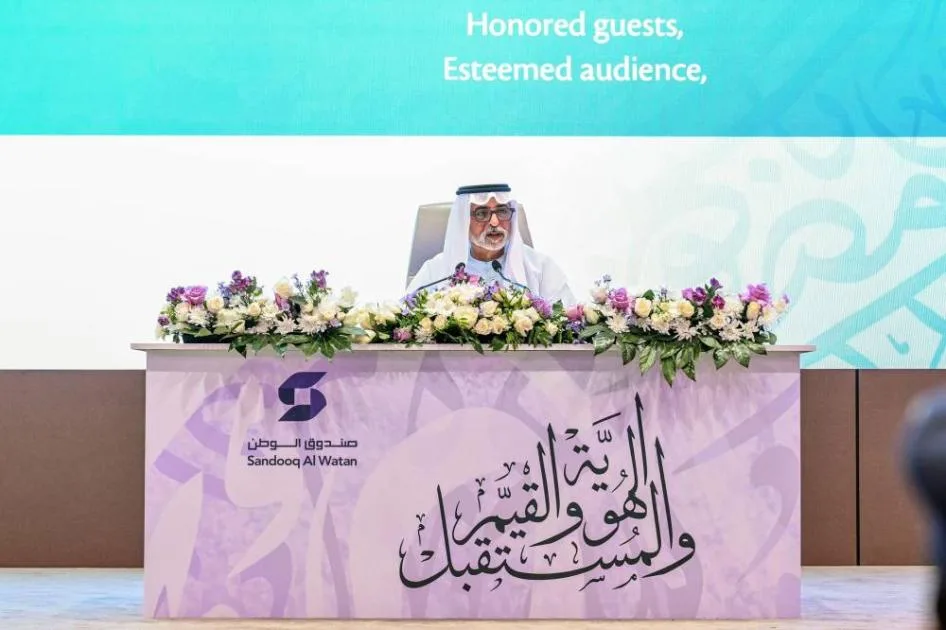 نهيان بن مبارك: رئيس الدولة يعمل على خلق بيئة اجتماعية لدعم تمكين الشباب والشابات من الوطن. نهيان بن مبارك: رئيس الدولة يعمل على خلق بيئة اجتماعية لدعم تمكين الشباب والشابات من الوطن.