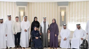 نهيان بن مبارك يلتقي بفريق البودكاست من مؤسسة “زايد العليا”