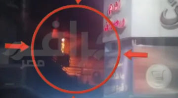 نيران ضخمة تلتهم شقة سكنية فوق مطعم معروف في المريوطية (فيديو)