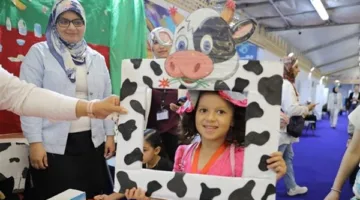 هدايا وكتب بأسعار التكلفة في جناح الأزهر بمعرض الكتاب بالإسكندرية