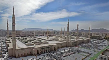 هل أسس النبي محمد قاعدة لدولة تجمع بين الدين والسياسة؟
