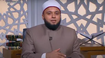 هل تتسبب الرضاعة من امرأة في جعل الشخص خالًا لأبنائها؟.. الفتوى توضح الأمر