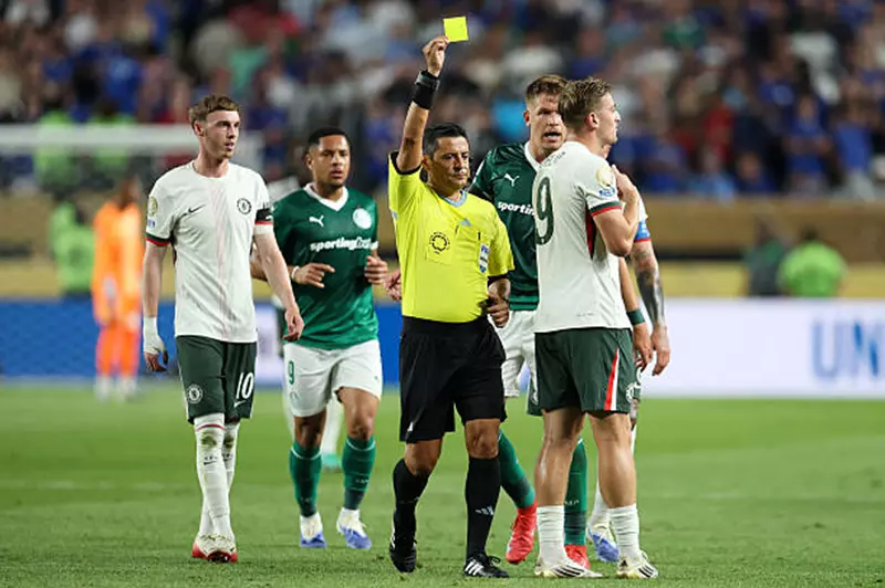 هل تشكل البطاقات الصفراء خطرًا على مشاركة اللاعبين في نهائي كأس العالم للأندية؟ هل تشكل البطاقات الصفراء خطرًا على مشاركة اللاعبين في نهائي كأس العالم للأندية؟