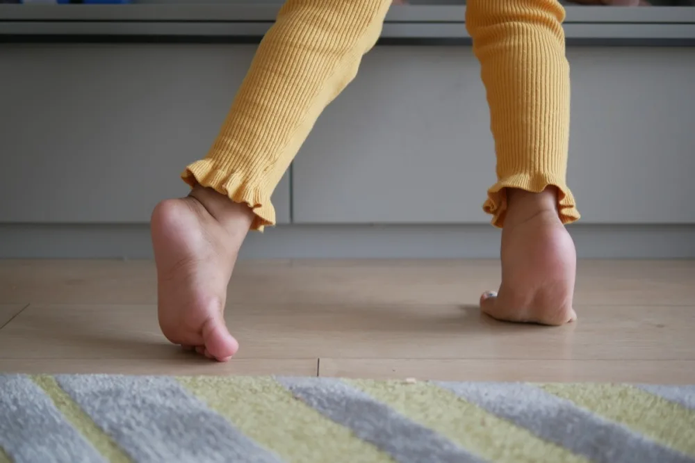 هل تعكس أسلوب مشي الطفل احتمال تعرضه للتوحد؟ دراسة توضح الأمر هل تعكس أسلوب مشي الطفل احتمال تعرضه للتوحد؟ دراسة توضح الأمر
