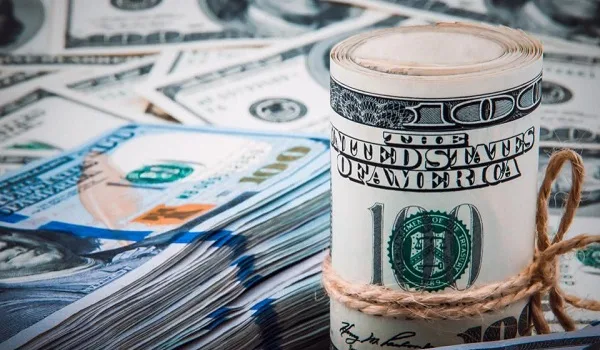 هل تفقد الأسهم المقومة بالدولار جاذبيتها مع انخفاض سعر العملة الأمريكية؟ هل تفقد الأسهم المقومة بالدولار جاذبيتها مع انخفاض سعر العملة الأمريكية؟