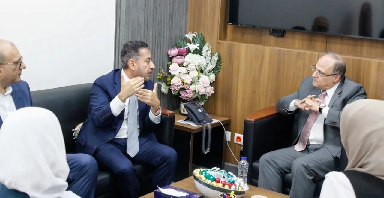 هيئة الدواء تناقش مع شركة “هاليون” العالمية استراتيجيات تعزيز الإنتاج المحلي وزيادة الصادرات. هيئة الدواء تناقش مع شركة “هاليون” العالمية استراتيجيات تعزيز الإنتاج المحلي وزيادة الصادرات.