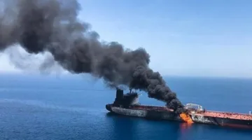 هيئة بحرية: إنقاذ طاقم سفينة تعرضت للاعتداء قبالة الساحل الحديدة في البحر الأحمر