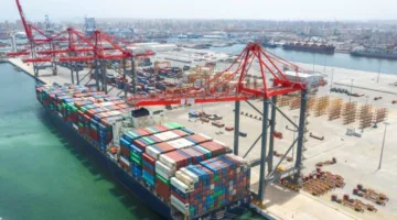 «هيئة حماية المنافسة» توافق على استحواذ CMA CGM على 35% من حصص ميناء أكتوبر الجاف