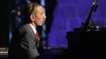 وأنا أُعزّي في وفاة زياد بن عاصي بن فيروز