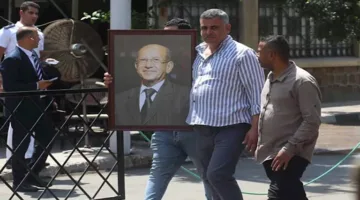 وداع مؤثر للفنان لطفي لبيب في كنيسة مارمرقس بحضور مشاهير الفن