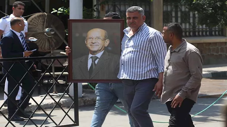وداع مؤثر للفنان لطفي لبيب في كنيسة مارمرقس بحضور مشاهير الفن وداع مؤثر للفنان لطفي لبيب في كنيسة مارمرقس بحضور مشاهير الفن