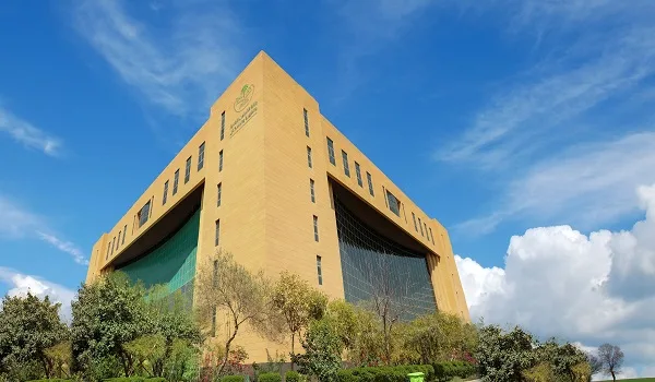 وداعًا لطلبات السيارات.. “البلديات والإسكان” تنظم نشاط المطاعم الراقية وداعًا لطلبات السيارات.. “البلديات والإسكان” تنظم نشاط المطاعم الراقية