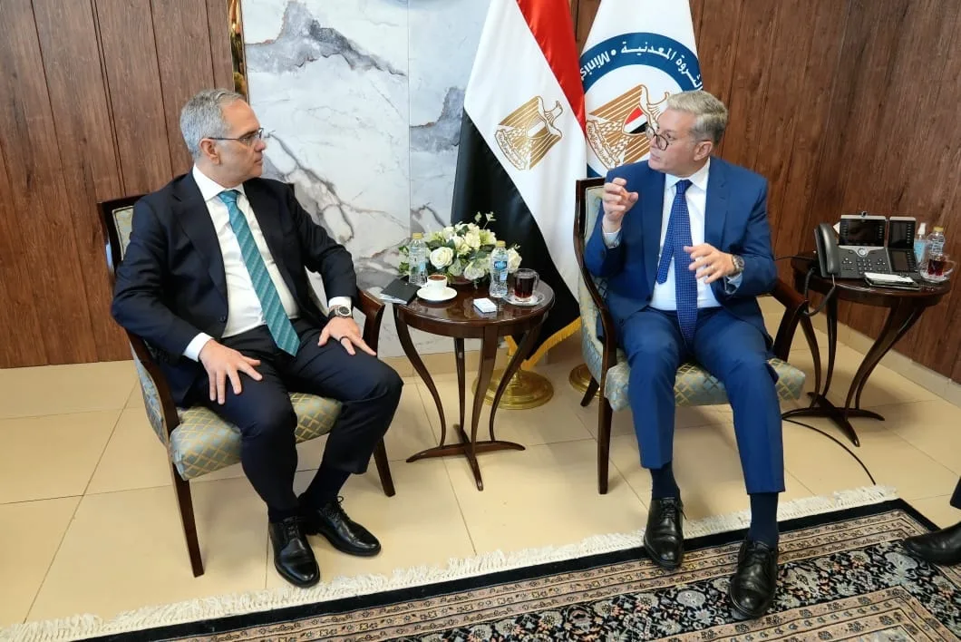 “وزارة البترول” تتناقش مع “شلمبرجير” بشأن تعزيز جهود الاستكشاف والإنتاج “وزارة البترول” تتناقش مع “شلمبرجير” بشأن تعزيز جهود الاستكشاف والإنتاج