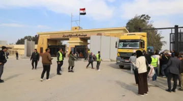 وزارة الخارجية: مصر قامت بإدخال 70% من مساعدات غزة قبل إغلاق معبر رفح.