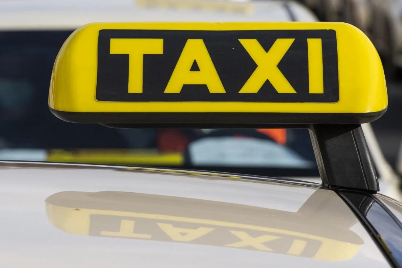 وزارة الداخلية تبدأ تطبيق قواعد جديدة لتنظيم قطاع taxis في المغرب