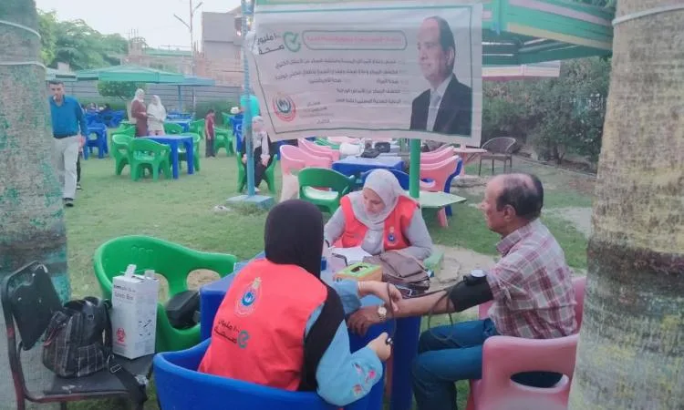 وزارة الصحة: حملة ‘100 يوم صحة’ وفرت 15 مليون و128 ألف خدمة طبية مجانية في 10 أيام وزارة الصحة: حملة ‘100 يوم صحة’ وفرت 15 مليون و128 ألف خدمة طبية مجانية في 10 أيام