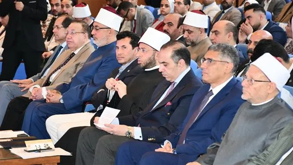 وزراء الشباب والأوقاف والمجالس النيابية يشاركون في بدء معسكر “صحح مفاهيمك” لمنتسبي اتحاد الشباب.