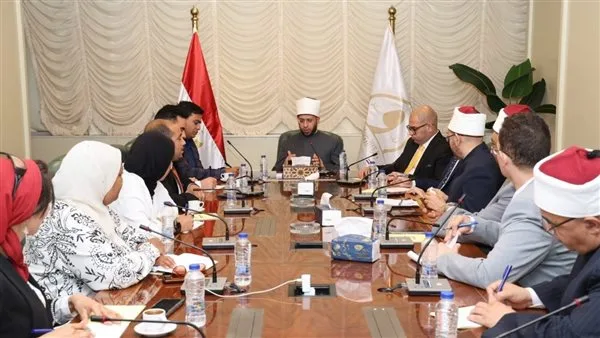وزير الأوقاف يجتمع بفريق “اتحاد بشبابها” لمناقشة التعاون في مبادرة “صحح مفاهيمك” وزير الأوقاف يجتمع بفريق “اتحاد بشبابها” لمناقشة التعاون في مبادرة “صحح مفاهيمك”
