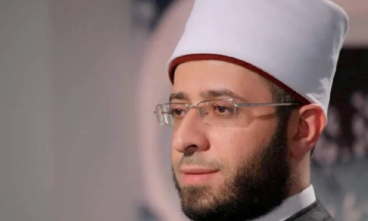 وزير الأوقاف يستعرض طرق تعزيز الاستفادة من الممتلكات الوقفية