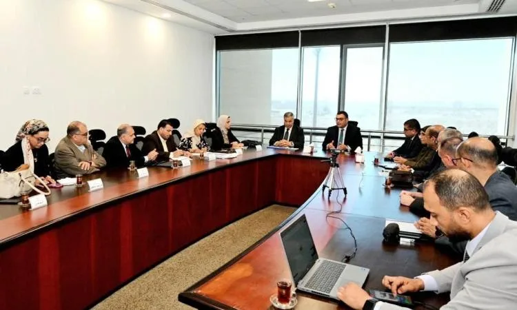 وزير الإسكان ورئيس محافظة الإسكندرية يتابعان مجموعة من مشاريع التعاون المشتركة وزير الإسكان ورئيس محافظة الإسكندرية يتابعان مجموعة من مشاريع التعاون المشتركة