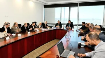 وزير الإسكان ومحافظ الإسكندرية يستعرضان مجموعة من الملفات المشتركة في العمل