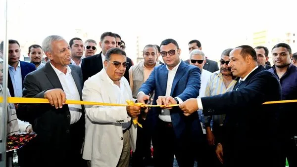 وزير الإسكان ومحافظ الدقهلية يدشنان مركز خدمة العملاء لشركة مياه الشرب في نبروه وزير الإسكان ومحافظ الدقهلية يدشنان مركز خدمة العملاء لشركة مياه الشرب في نبروه