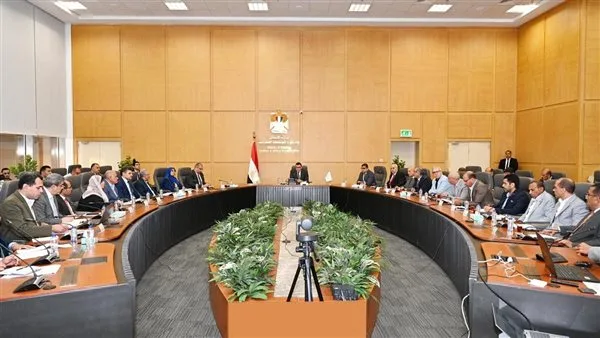 وزير الإسكان يجتمع بشكل دوري لمتابعة مشاريع السكن في عدة مدن ومحافظات وزير الإسكان يجتمع بشكل دوري لمتابعة مشاريع السكن في عدة مدن ومحافظات