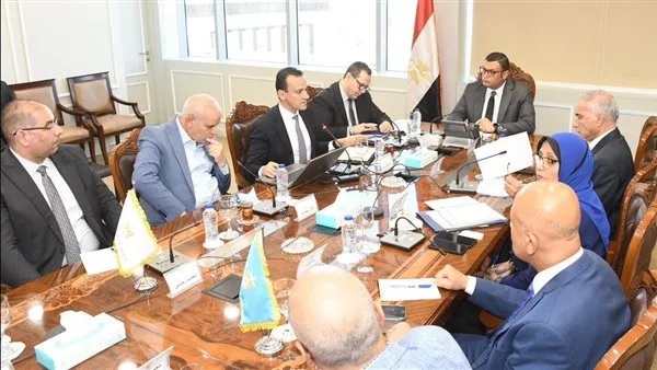 وزير الإسكان يراجع آخر تطورات إنشاء وحدتي “تنظيم السوق العقارية” و”تصدير العقار المصري” وزير الإسكان يراجع آخر تطورات إنشاء وحدتي “تنظيم السوق العقارية” و”تصدير العقار المصري”