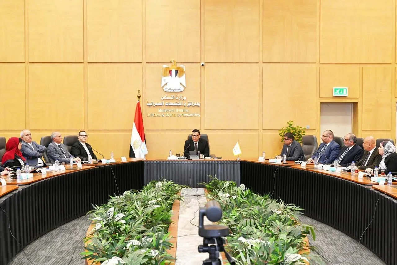 وزير الإسكان يراقب وضع توفيق الأوضاع في الأراضي المضافة لأحوزة عدة مدن جديدة وزير الإسكان يراقب وضع توفيق الأوضاع في الأراضي المضافة لأحوزة عدة مدن جديدة
