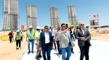وزير الإسكان يزور أبراج “الداون تاون” و”بحيرات كريستال لاجون” في العلمين