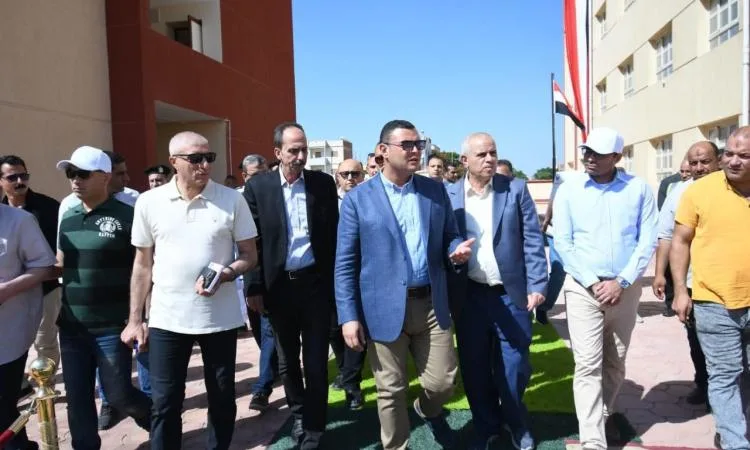 وزير الإسكان يزور الطرق ومحطة معالجة مياه الصرف ومشروع مدرسة في النوبارية الجديدة وزير الإسكان يزور الطرق ومحطة معالجة مياه الصرف ومشروع مدرسة في النوبارية الجديدة