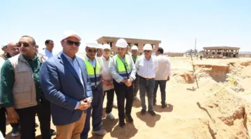وزير الإسكان يزور محاور الطرق ومحطة معالجة مياه الشرب الجديدة في مدينة السادات