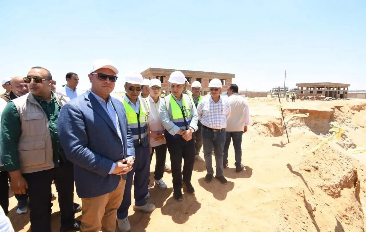 وزير الإسكان يزور محاور الطرق ومحطة معالجة مياه الشرب الجديدة في مدينة السادات وزير الإسكان يزور محاور الطرق ومحطة معالجة مياه الشرب الجديدة في مدينة السادات