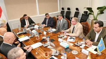 وزير الإسكان يناقش مع “الوطنية للمقاولات” تسريع تنفيذ مشاريع البنية التحتية