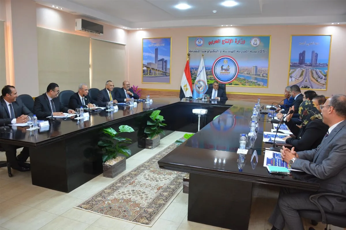 وزير الإنتاج الحربي يتولى رئاسة مجلس إدارة الأكاديمية المصرية للهندسة والتكنولوجيا المتقدمة وزير الإنتاج الحربي يتولى رئاسة مجلس إدارة الأكاديمية المصرية للهندسة والتكنولوجيا المتقدمة
