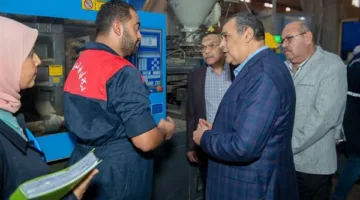 وزير الإنتاج الحربي يزور شركة أبي قير للهندسة الصناعية