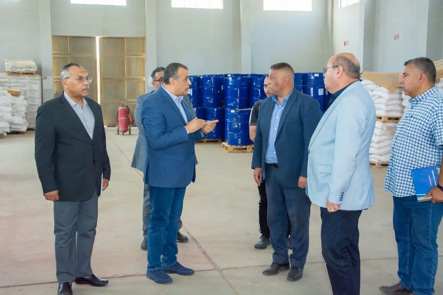 وزير الإنتاج الحربي يقوم بزيارة غير متوقعة لمصنع 81 الحربي ويؤكد على تعزيز الصناعة المحلية وتفعيل الحوكمة.