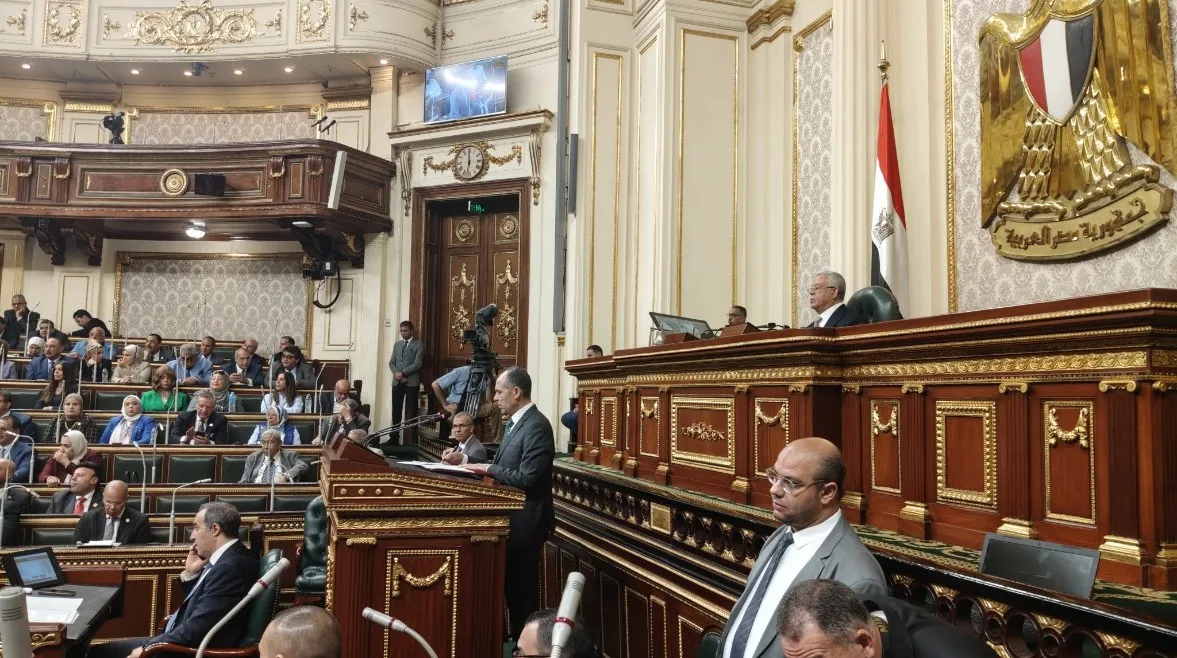 وزير الاتصالات يثير استياء النواب من الحكومة.. ما الذي جرى في البرلمان؟ وزير الاتصالات يثير استياء النواب من الحكومة.. ما الذي جرى في البرلمان؟