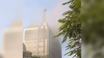 وزير الاتصالات يزور موقع حريق سنترال رمسيس: استئناف الخدمة بشكل تدريجي خلال 24 ساعة