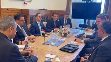 وزير الاستثمار يجتمع بمسؤولين من خمس شركات تشيكية