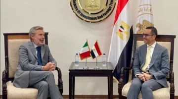 وزير الاستثمار يلتقي سفير إيطاليا في القاهرة لمناقشة تعزيز التعاون الاقتصادي بين البلدين