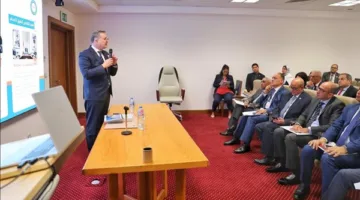 وزير البترول يجتمع بالسفراء المعنيين برئاسة البعثات الدبلوماسية والقنصلية في الخارج.