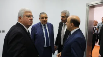 وزير التعليم العالي ومحافظ كفر الشيخ ورئيس الجامعة ي inaugurate ويستعرضون مجموعة من المشاريع التعليمية والصحية في جامعة المحافظة.