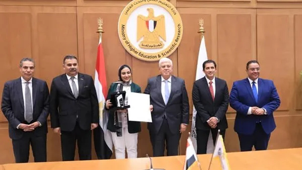 وزير التعليم العالي يحتفي بالطلاب الفائزين في مسابقة “معًا” لمواجهة الأفكار السلبية. وزير التعليم العالي يحتفي بالطلاب الفائزين في مسابقة “معًا” لمواجهة الأفكار السلبية.