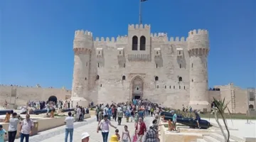 وزير الثقافة ومحافظ الإسكندرية يدشّنان احتفالات العيد القومي في قلب «قلعة قايتباي»