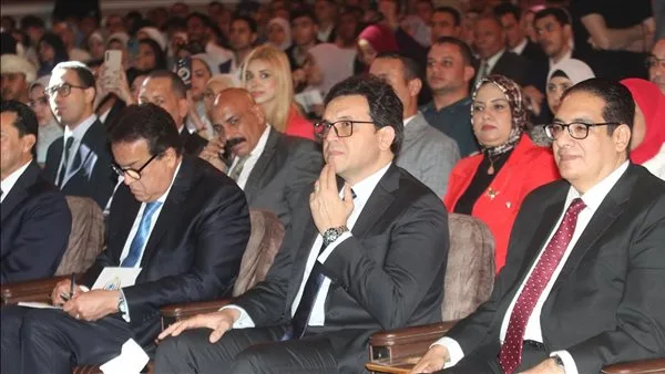 وزير الثقافة يحضر حفل افتتاح النسخة الرابعة من “منتدى شباب المعرفة” في جامعة القاهرة وزير الثقافة يحضر حفل افتتاح النسخة الرابعة من “منتدى شباب المعرفة” في جامعة القاهرة