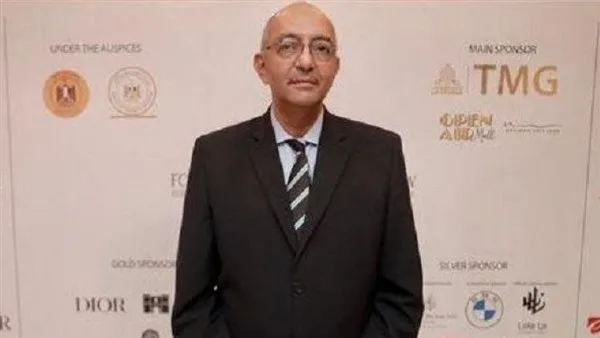 وزير الثقافة يعين السفير عمر سليم مستشارًا للعلاقات الدولية. وزير الثقافة يعين السفير عمر سليم مستشارًا للعلاقات الدولية.